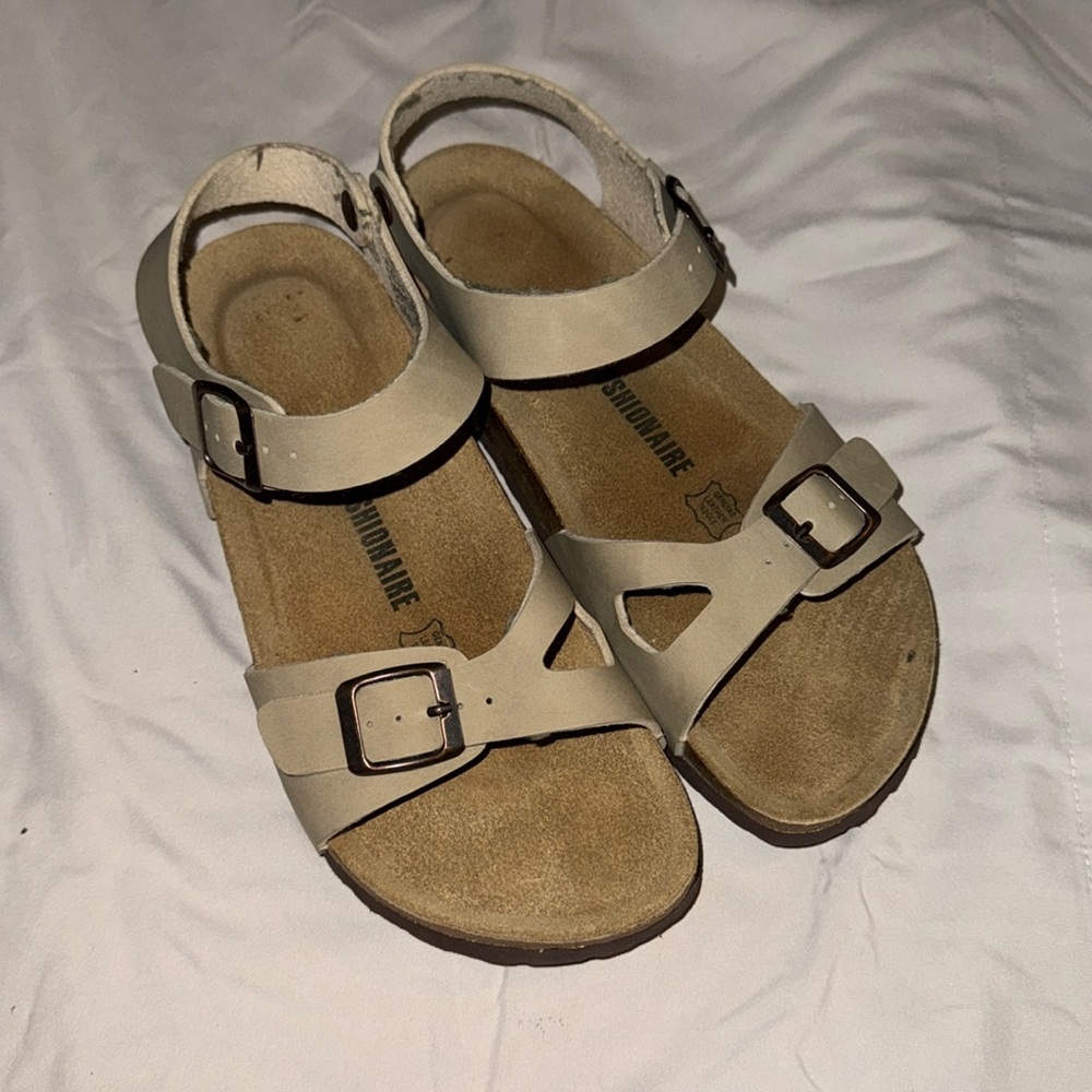 Sandals - Picture 1 of 3